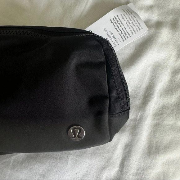 🆕🖤 Lululemon Orangetheory OTF Everywhere Belt Bag Black - Picture 3 of 6
